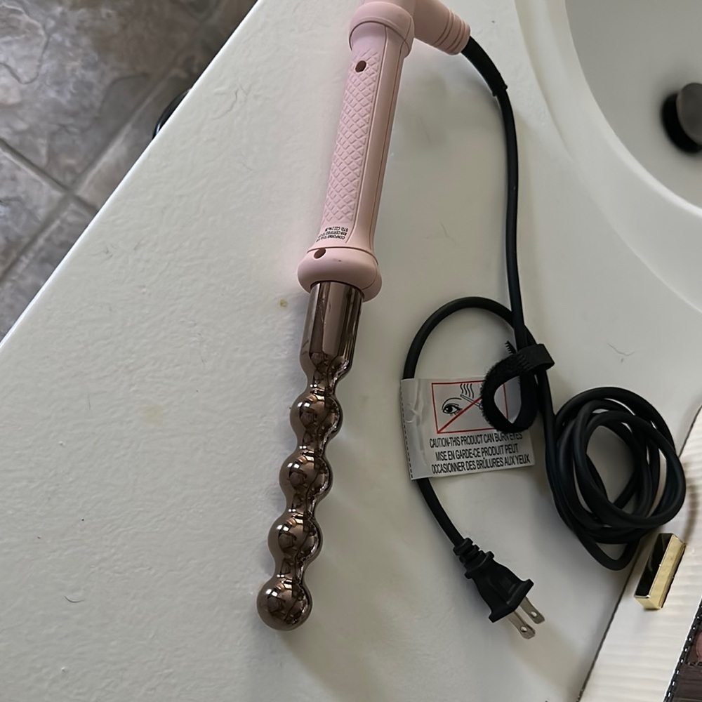 Pink and Metallic Curling Wand